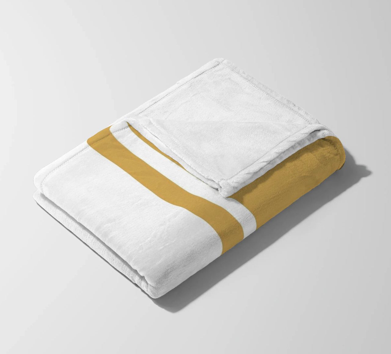 Basic Scandi Centered Stripes 1 | Weiß auf Senfgelb Fleecedecke von Beauty in Simplicity