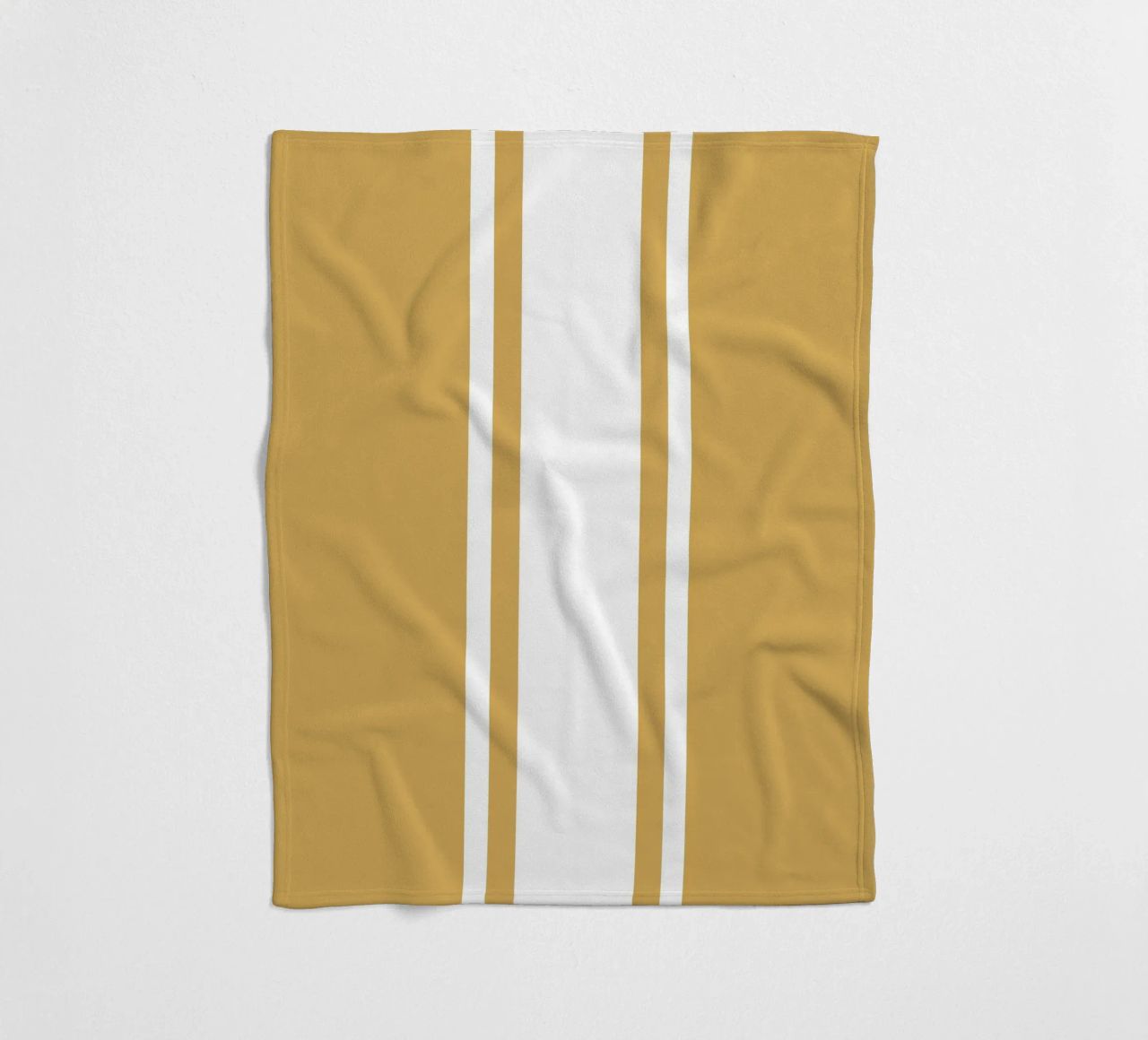 Basic Scandi Centered Stripes 1 | Weiß auf Senfgelb Fleecedecke von Beauty in Simplicity