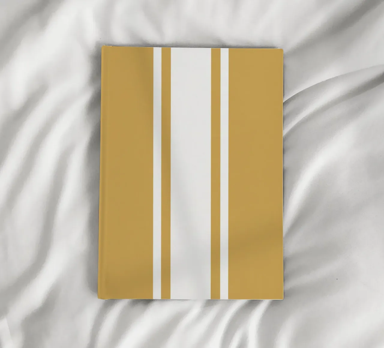 Basic Scandi Centered Stripes 1 | Blanc sur jaune moutarde carnet de notes de Beauty in Simplicity