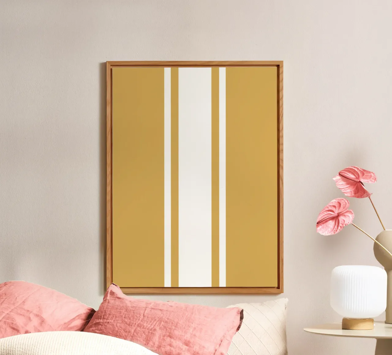 Strisce centrate Basic Scandi 1 | Bianco su giallo senape alluminio dibond da Beauty in Simplicity