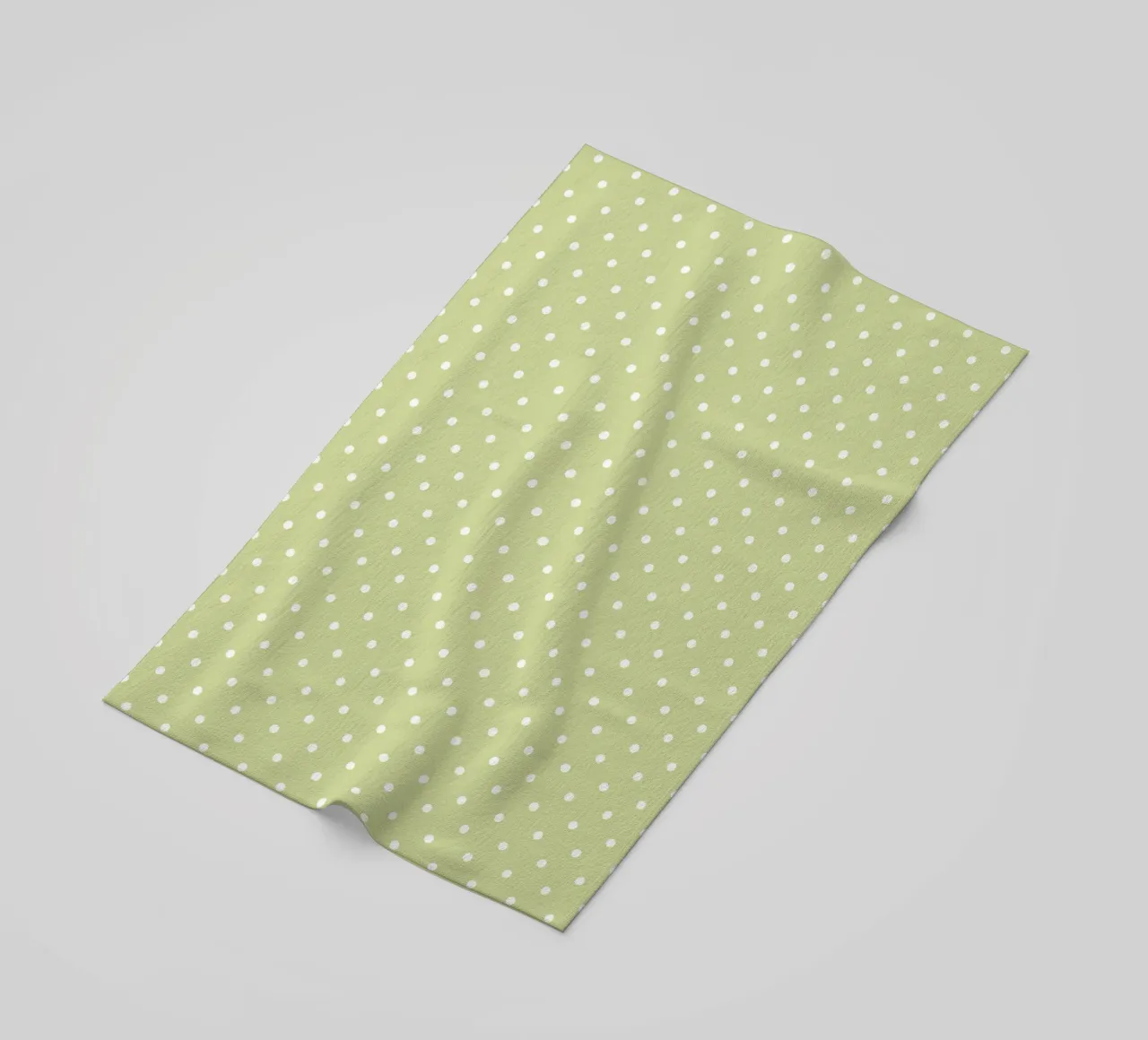 Minimal Chic Basic Klassieke Polka Dots | Wit op Appelgroen strandhanddoek van Beauty in Simplicity