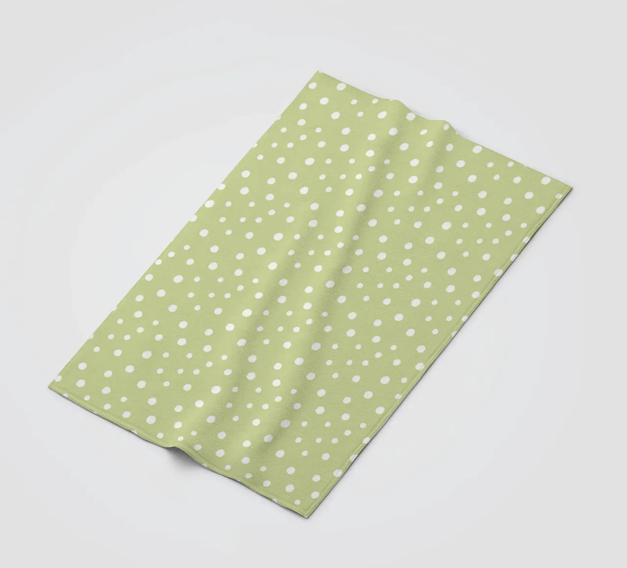 Chic Standard Disegnato a mano a pois bianchi su verde pastello coperta in pile da Beauty in Simplicity