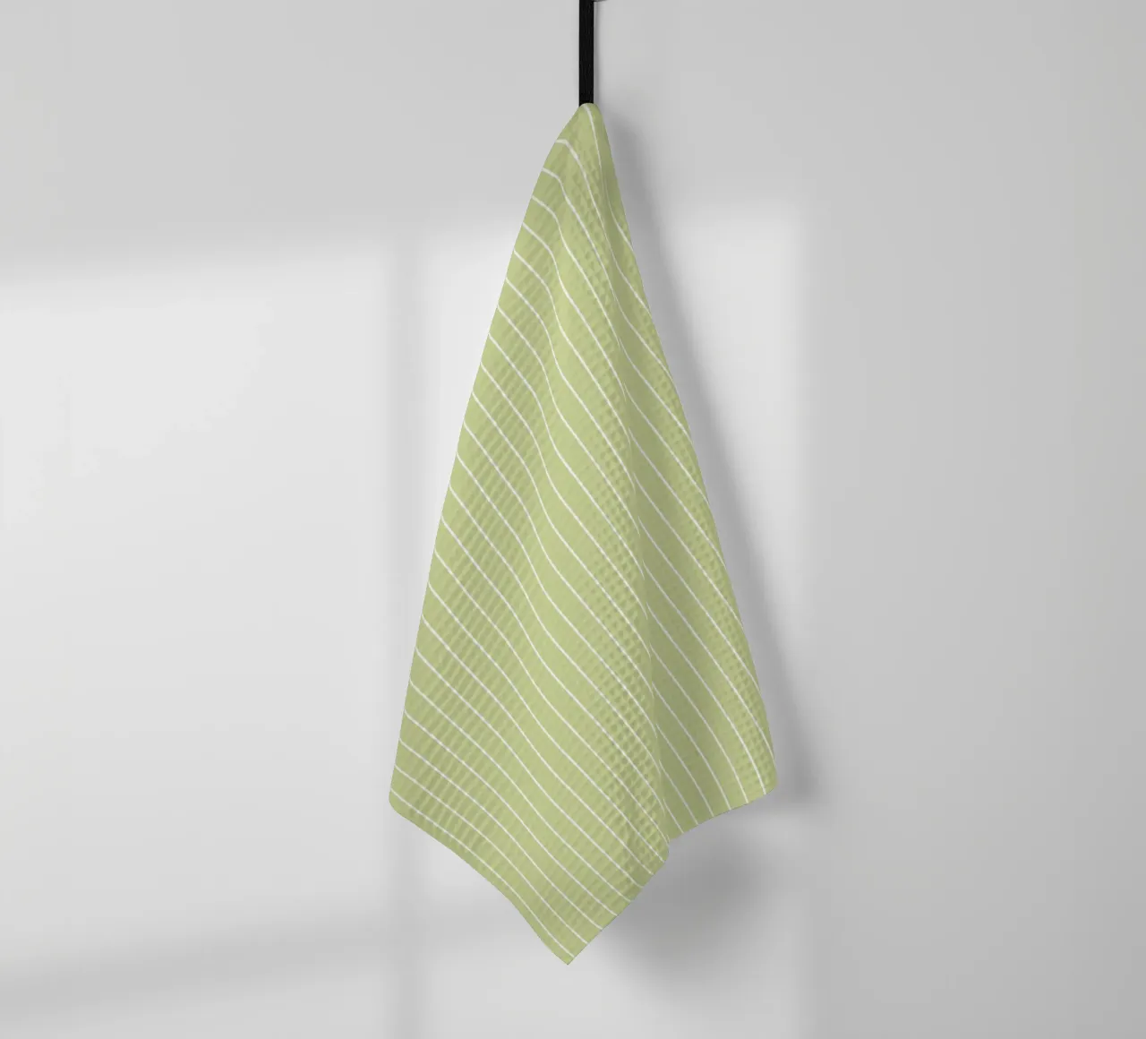 Minimal Basic Classic Nadelstreifen | Weiß auf Soft Apple Green Geschirrtuch von Beauty in Simplicity