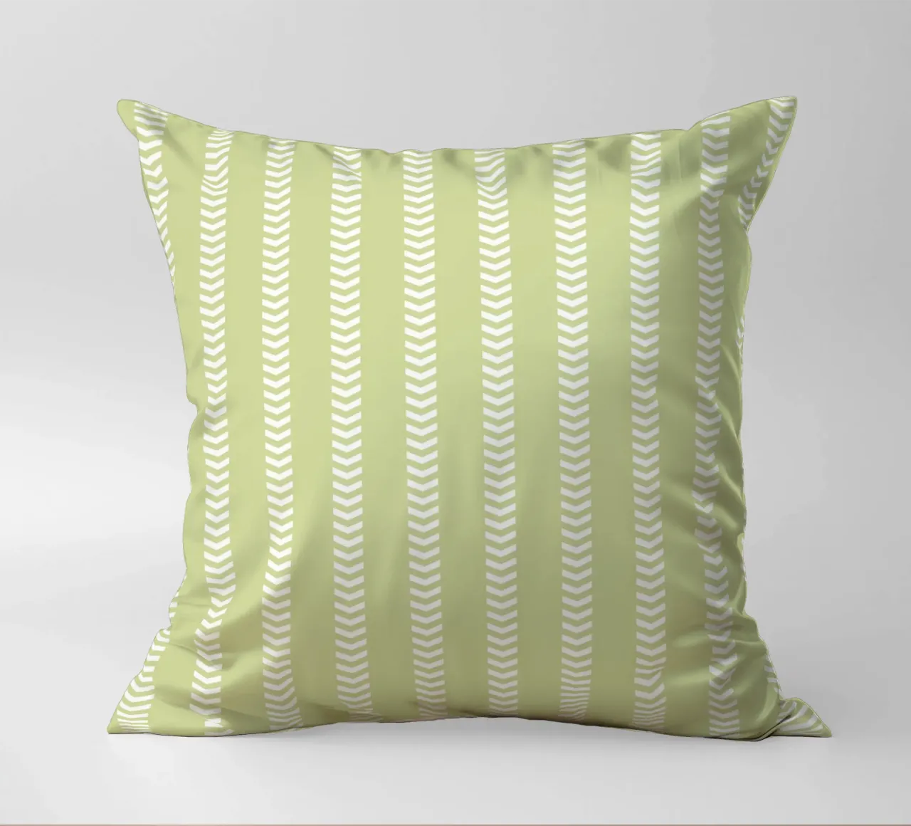 Frecce a strisce Basic Mudcloth | Bianco su verde tenue pastello cuscino da Beauty in Simplicity