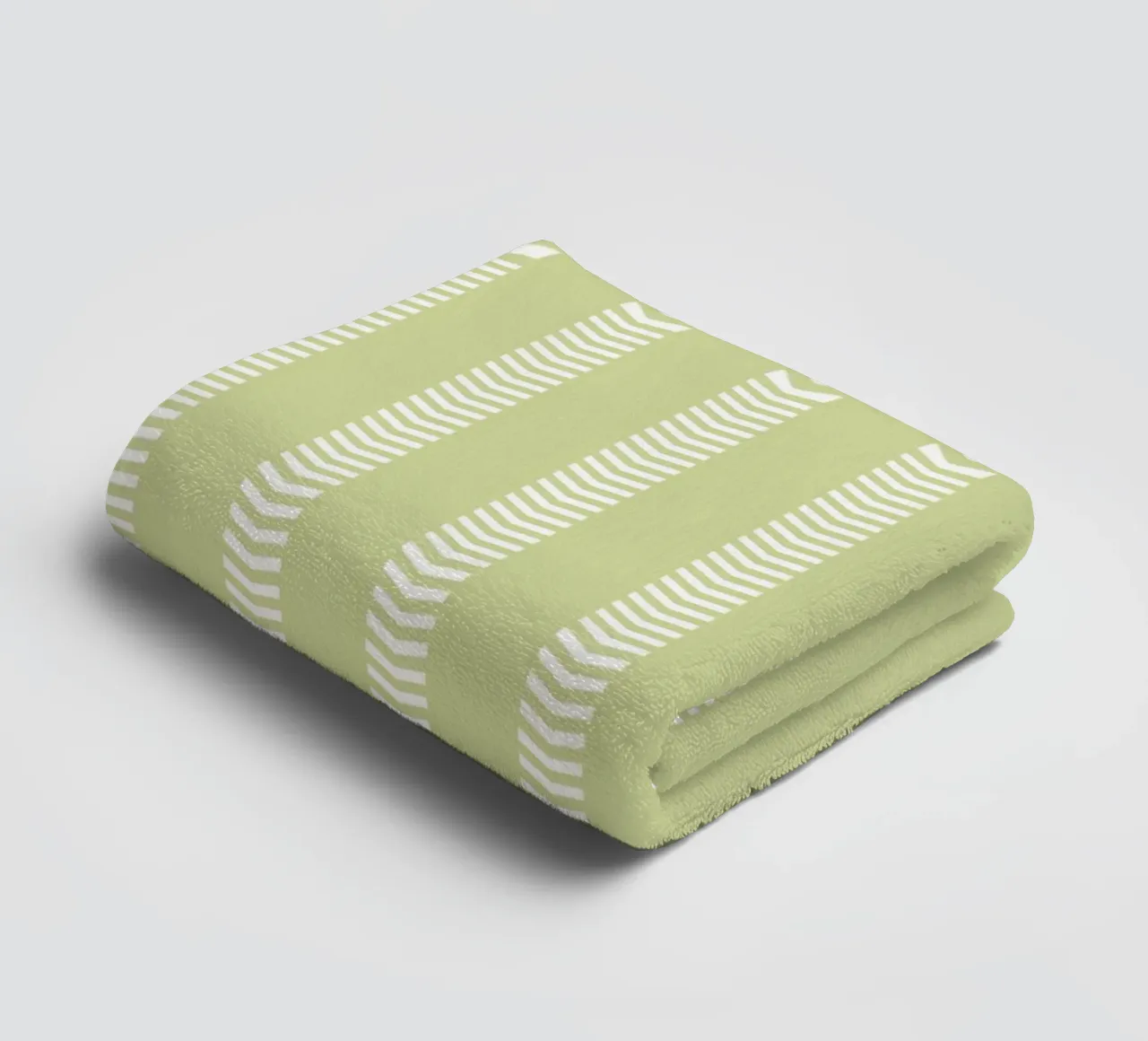 Frecce a strisce Basic Mudcloth | Bianco su verde tenue pastello asciugamano da bagno da Beauty in Simplicity