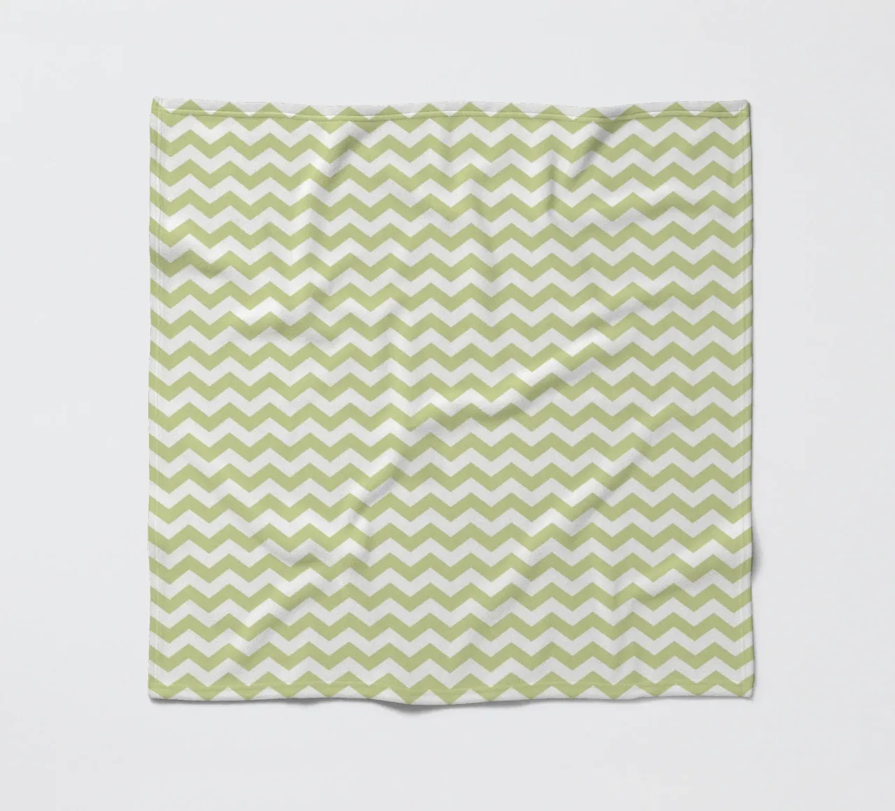 Minimal Chic Basic Standard Chevron | Bianco e verde pastello coperta in pile da Beauty in Simplicity