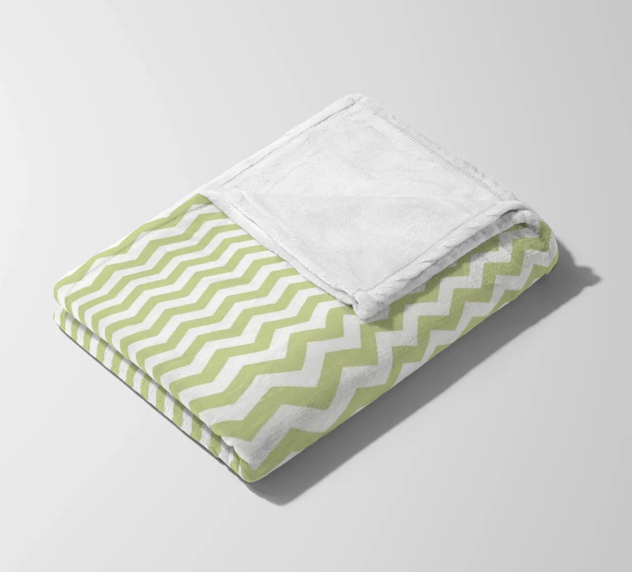 Minimal Chic Basic Standard Chevron | Bianco e verde pastello coperta in pile da Beauty in Simplicity