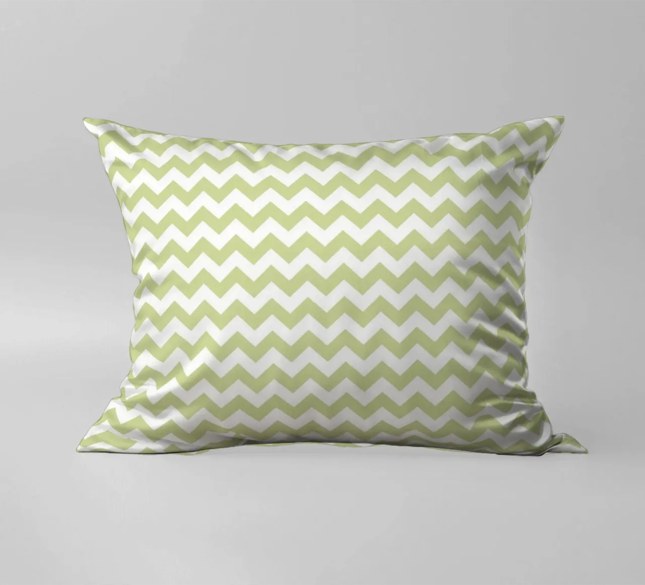Minimal Chic Basic Standard Chevron | Bianco e verde pastello cuscino da Beauty in Simplicity