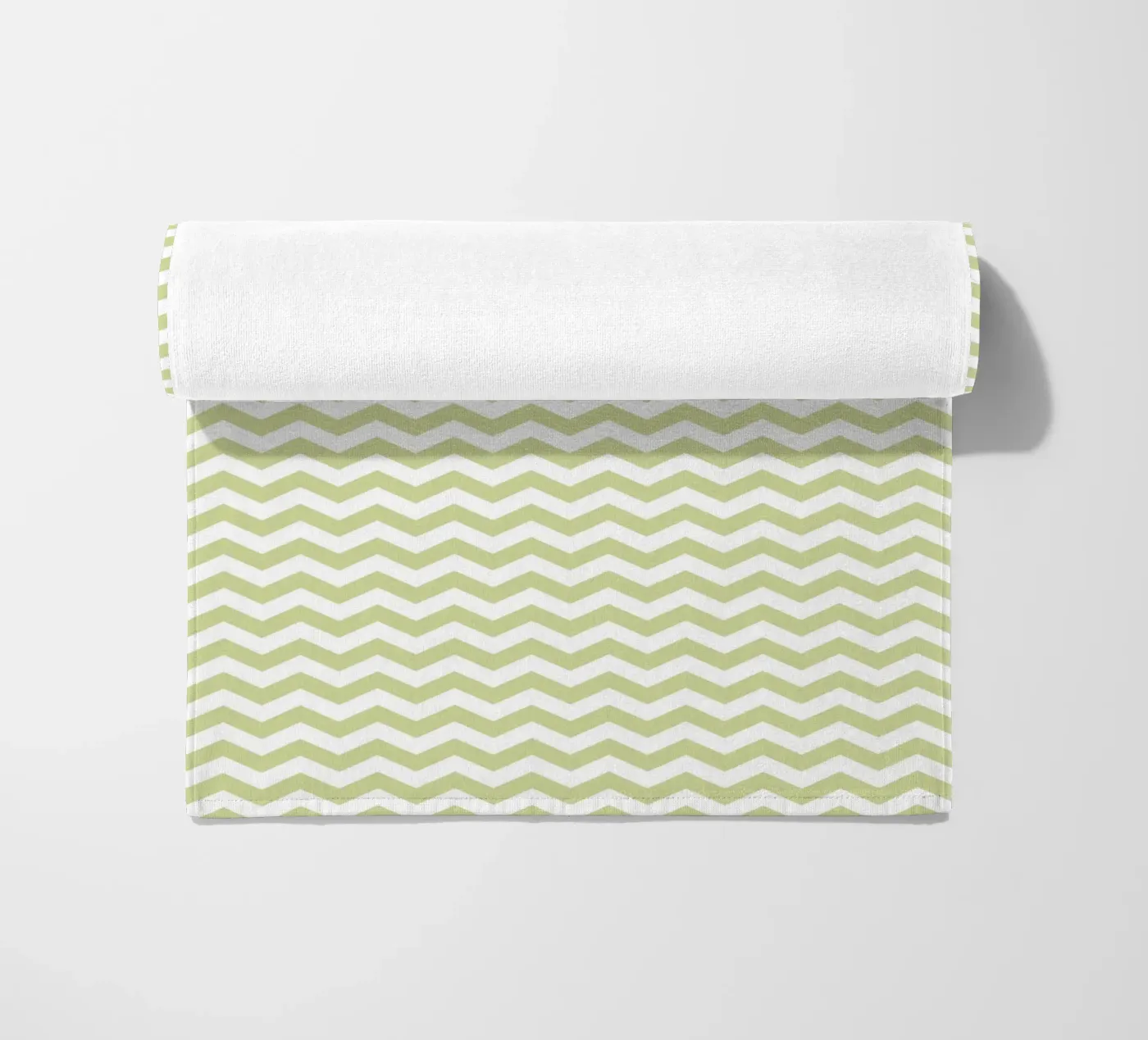 Minimal Chic Basic Standard Chevron | Bianco e verde pastello telo mare da Beauty in Simplicity