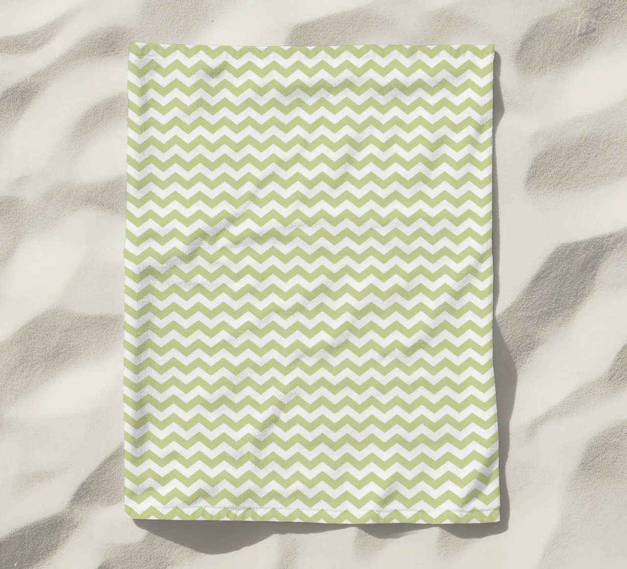 Minimal Chic Basic Standard Chevron | Bianco e verde pastello telo mare da Beauty in Simplicity