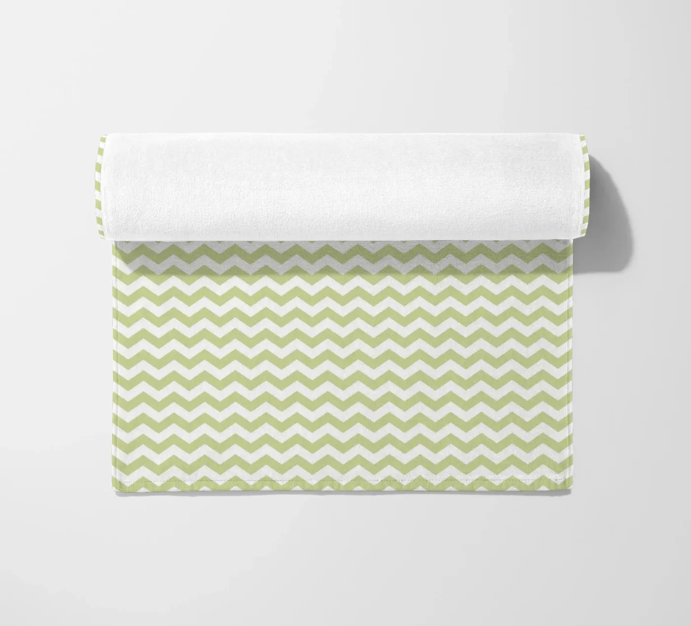 Minimal Chic Basic Standard Chevron | Bianco e verde pastello telo mare da Beauty in Simplicity