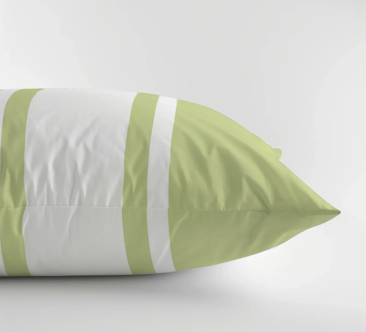 Basic Chic Scandi a righe centrate 1 | Bianco su verde tenue cuscino da Beauty in Simplicity