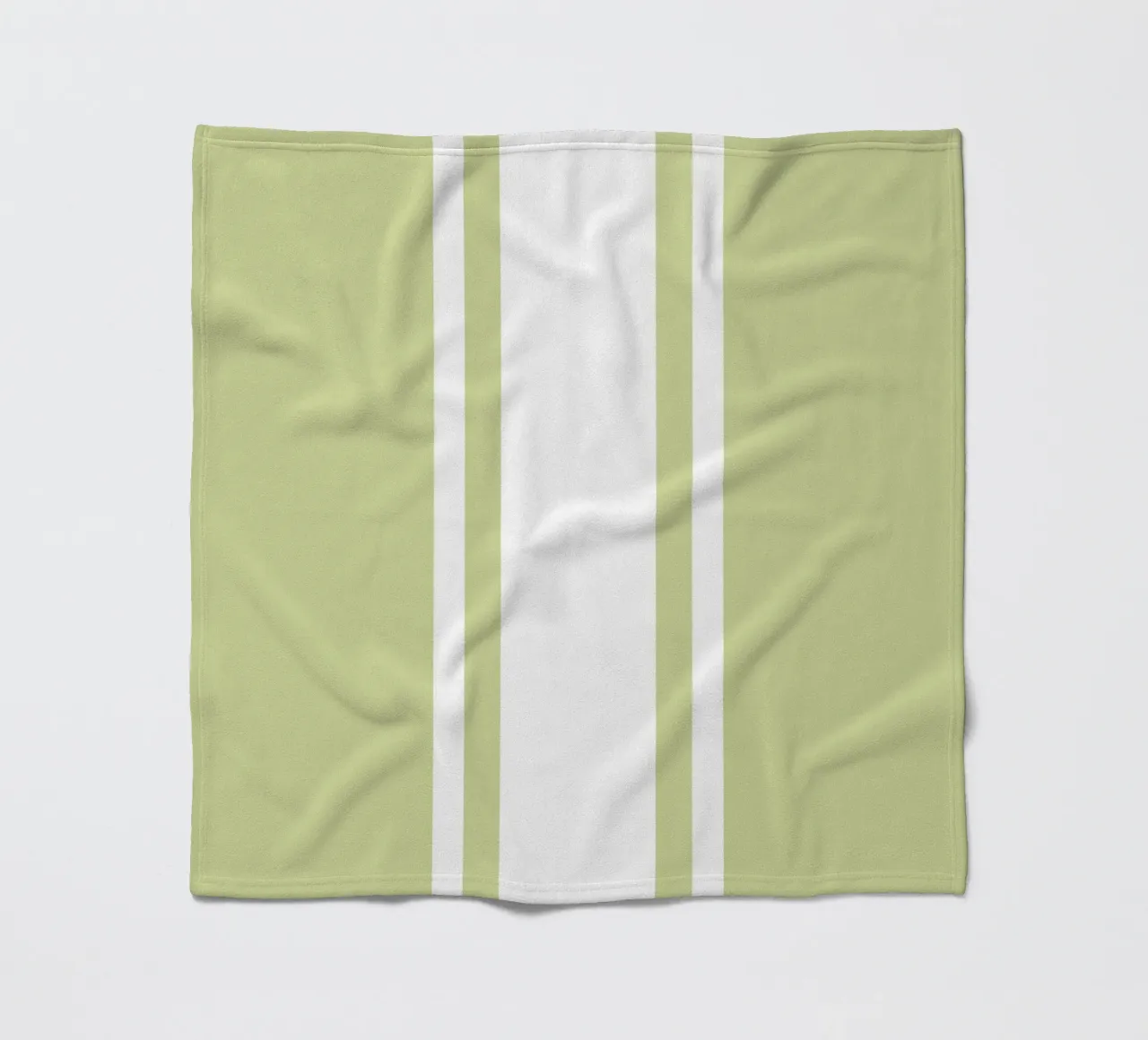 Basic Chic Scandi a righe centrate 1 | Bianco su verde tenue coperta in pile da Beauty in Simplicity