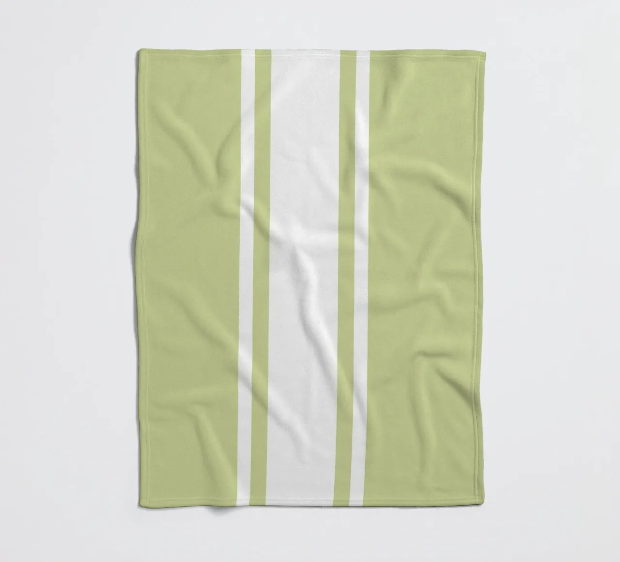 Basic Chic Scandi a righe centrate 1 | Bianco su verde tenue coperta in pile da Beauty in Simplicity