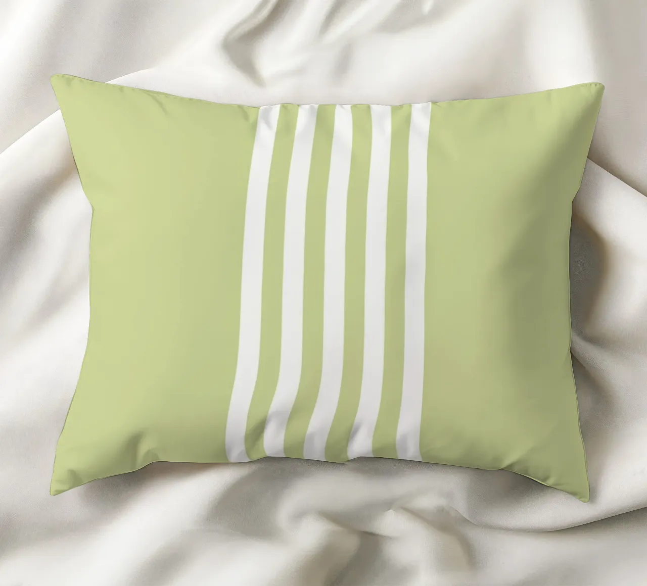 Strisce centrate Basic Scandi Chic 2 | Bianco su verde pastello cuscino da Beauty in Simplicity