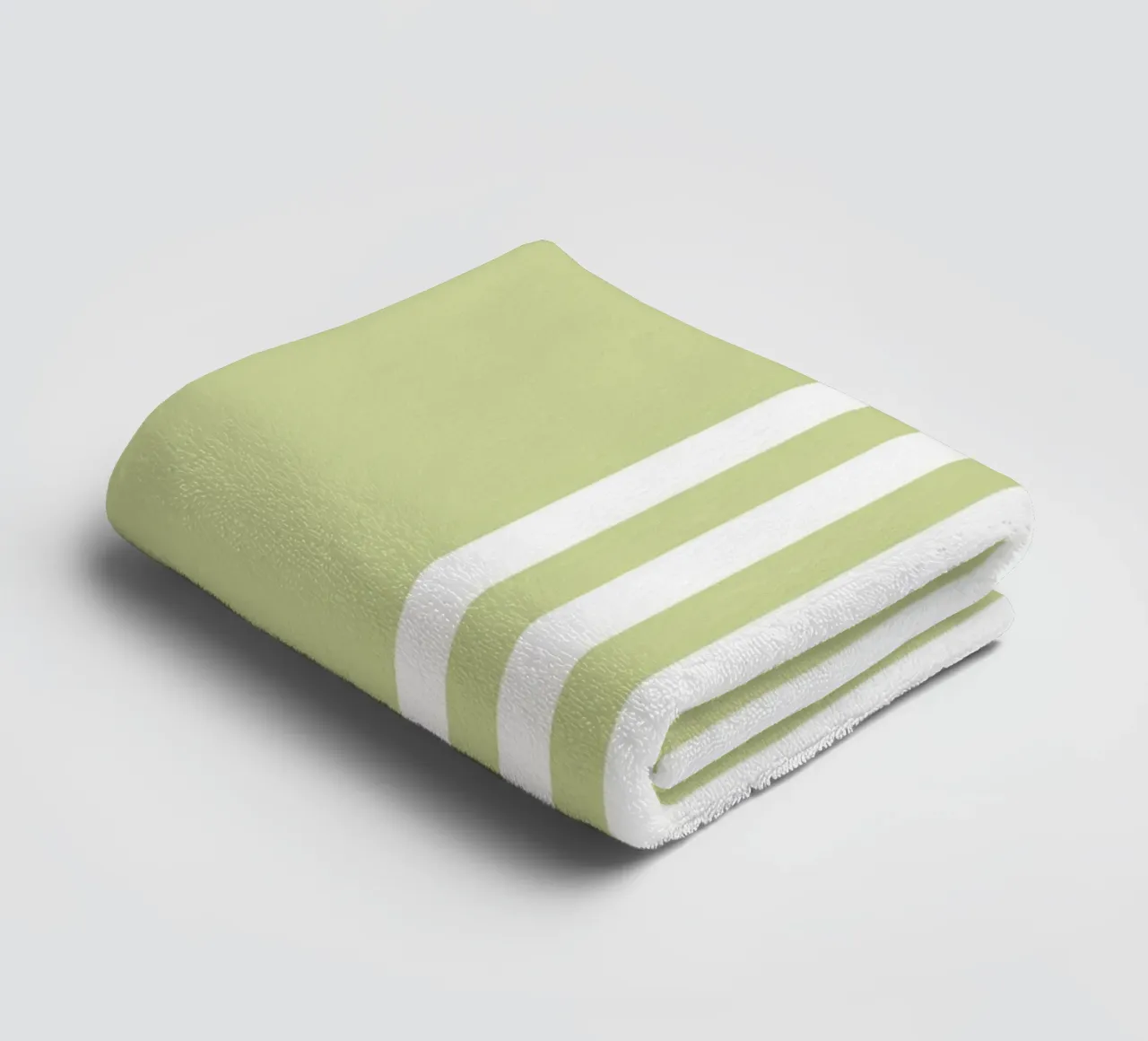 Basic Scandi Chic Centered Stripes 2 | Blanc sur vert pastel serviette de bain de Beauty in Simplicity