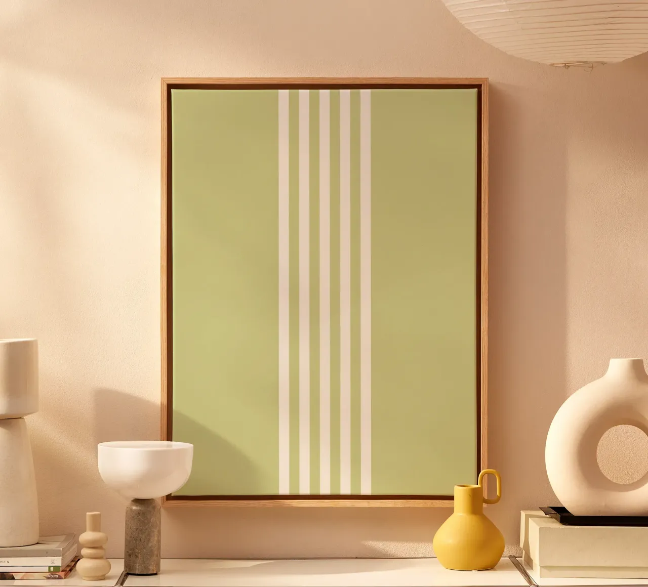 Strisce centrate Basic Scandi Chic 2 | Bianco su verde pastello tela con Cornice a cassetta da Beauty in Simplicity