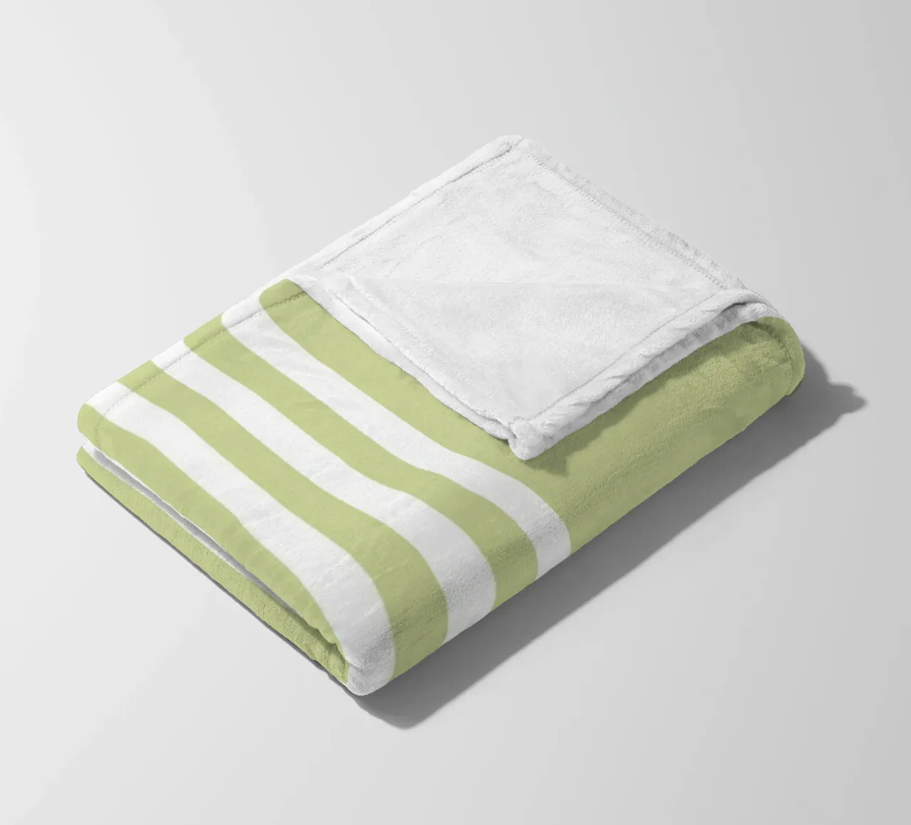 Strisce centrate Basic Scandi Chic 2 | Bianco su verde pastello coperta in pile da Beauty in Simplicity