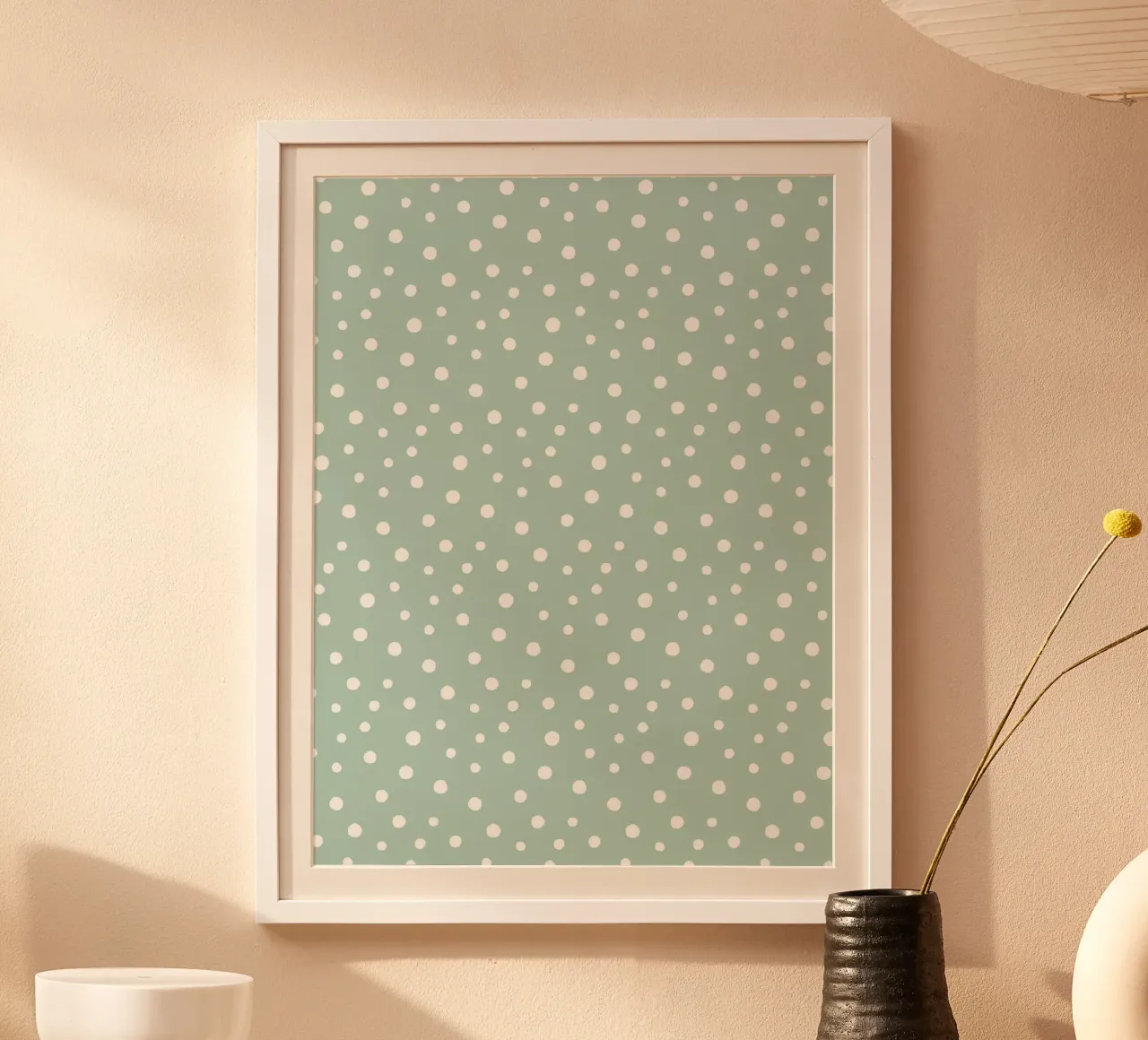 Basic Chic Hand gezeichnete Polka Dots | Weiß auf Soft Blue Green Poster mit Kunststoffrahmen von Beauty in Simplicity