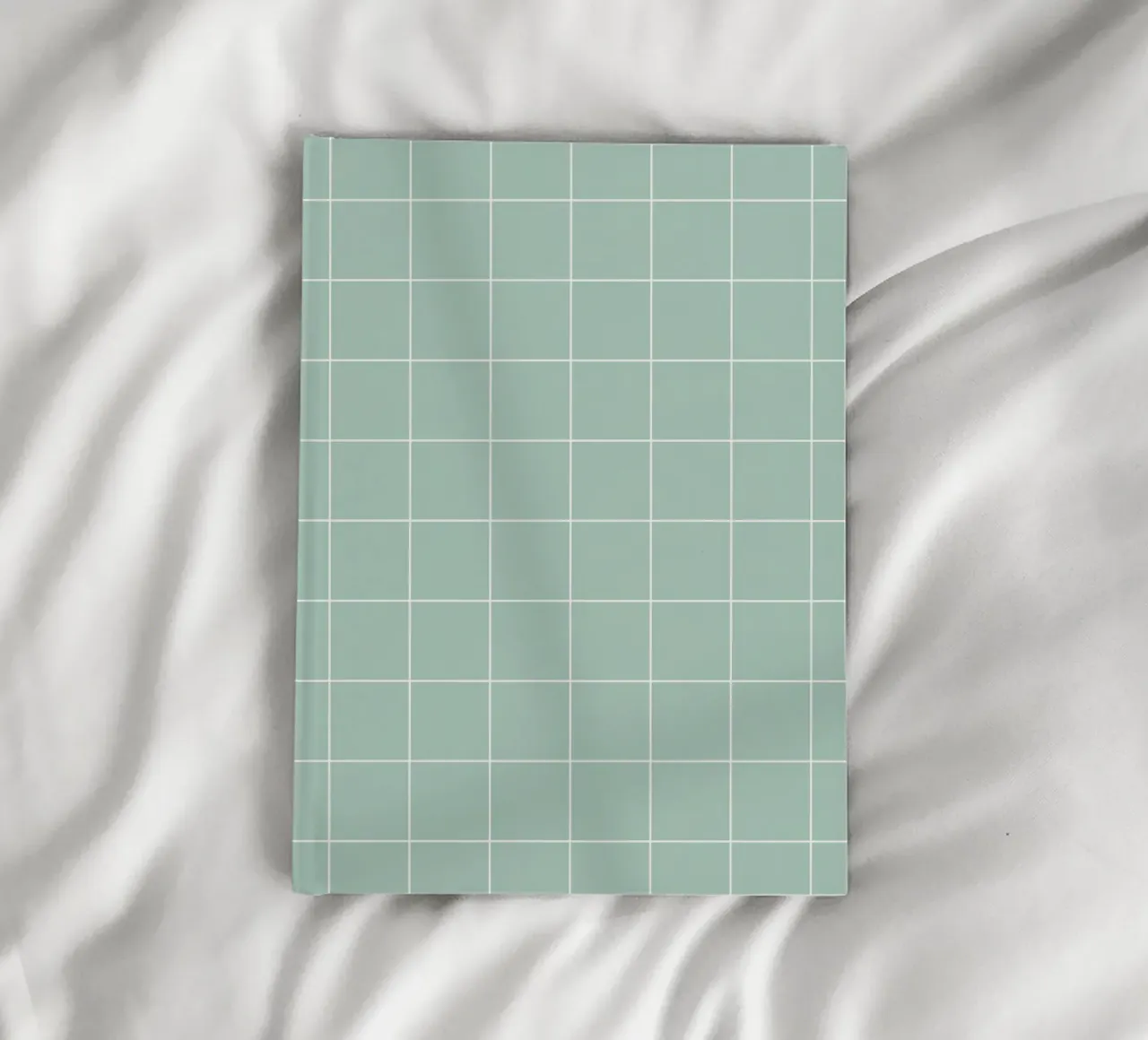 Minimal Basic Klassiek Groot Raster | Wit op Lichtblauw Groen notitieboek van Beauty in Simplicity