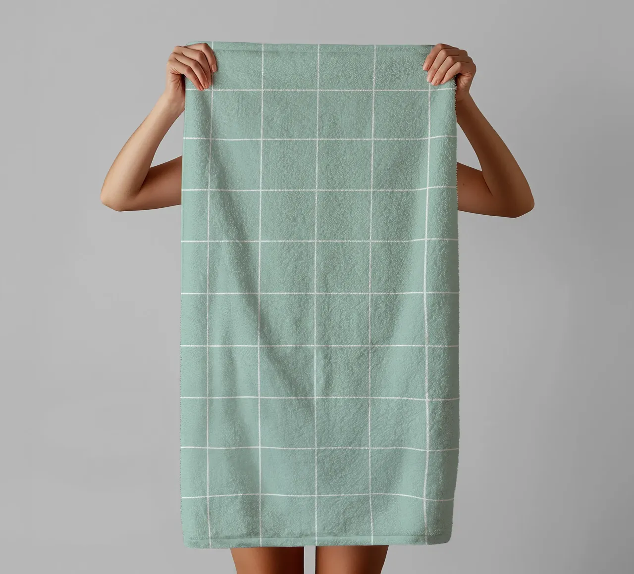 Minimal Basic Klassiek Groot Raster | Wit op Lichtblauw Groen badhanddoek van Beauty in Simplicity