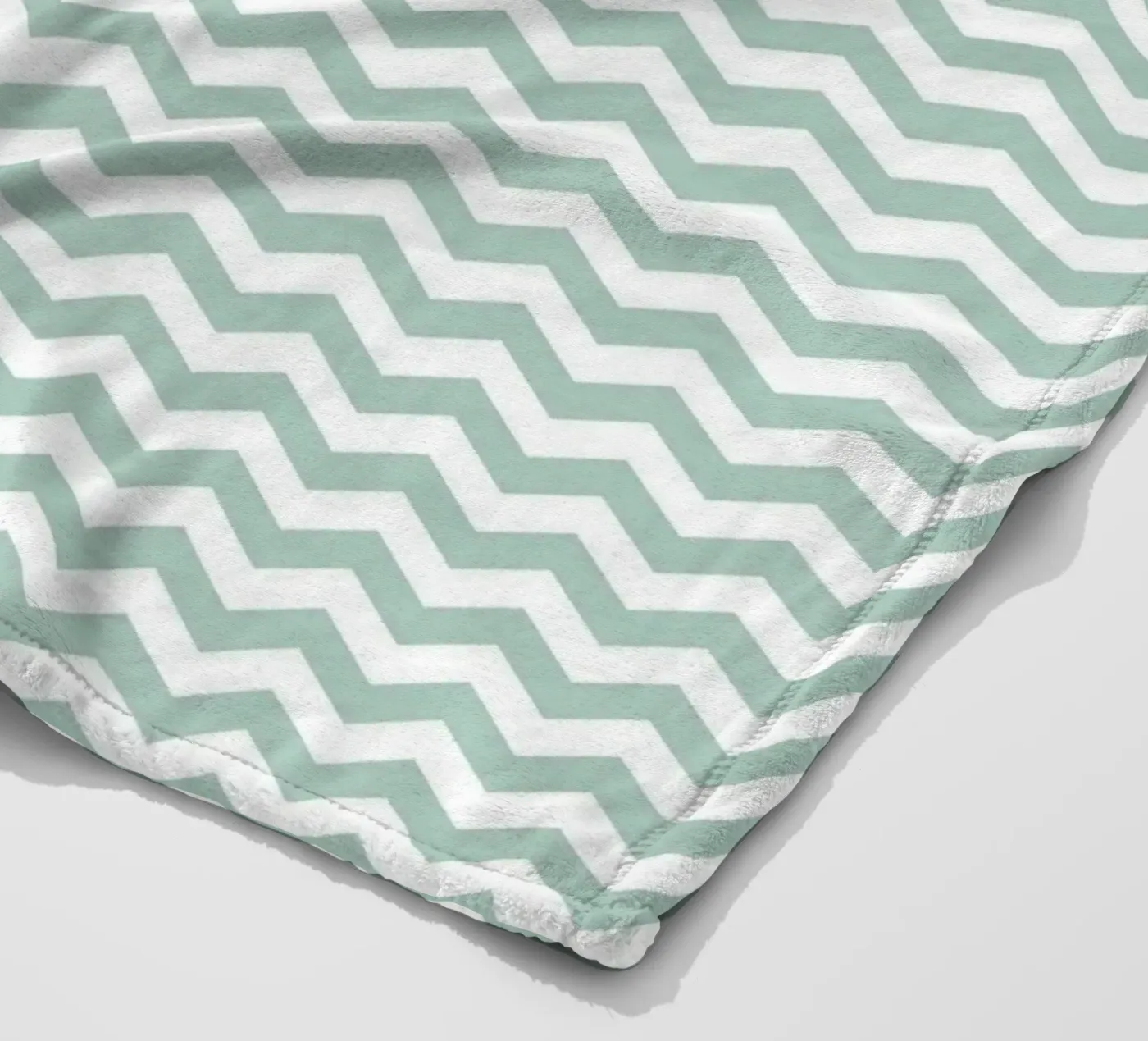 Minimal Chic Basic Chevron | Bianco e Verde Blu Soft coperta in pile da Beauty in Simplicity