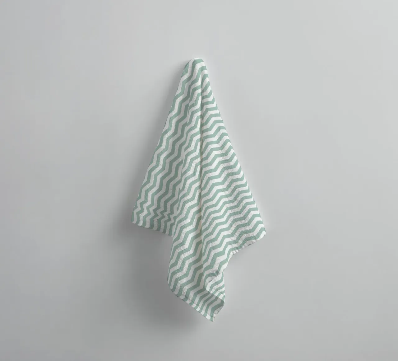 Minimal Chic Basic Chevron | Bianco e Verde Blu Soft asciugamano da bagno da Beauty in Simplicity