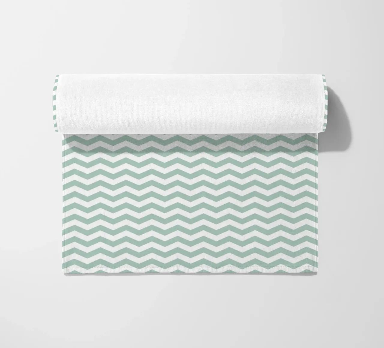 Minimal Chic Basic Chevron | Bianco e Verde Blu Soft telo mare da Beauty in Simplicity