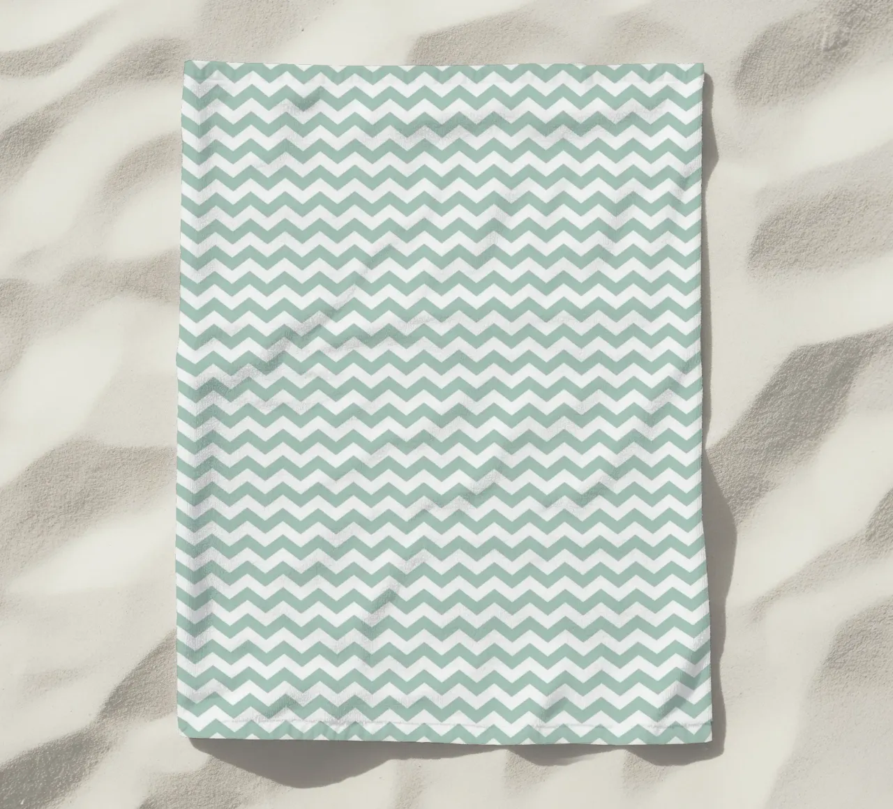 Minimal Chic Basic Chevron | Bianco e Verde Blu Soft telo mare da Beauty in Simplicity