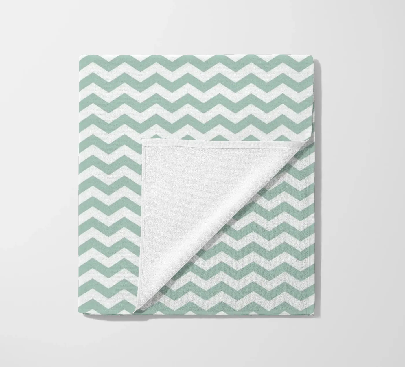 Minimal Chic Basic Chevron | Bianco e Verde Blu Soft telo mare da Beauty in Simplicity
