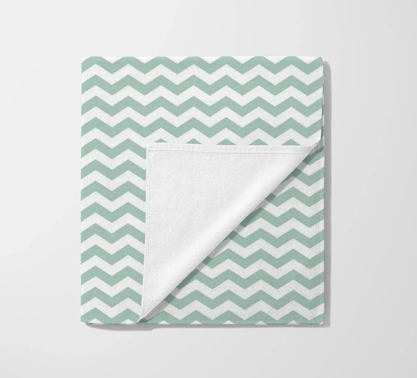 Minimal Chic Basic Chevron | Bianco e Verde Blu Soft telo mare da Beauty in Simplicity