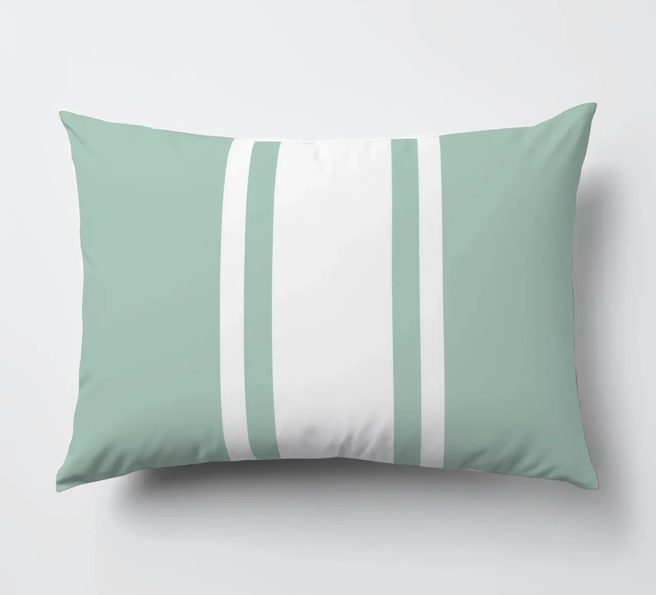 Strisce centrate Basic Scandi 1 | Bianco su blu morbido verde cuscino da Beauty in Simplicity