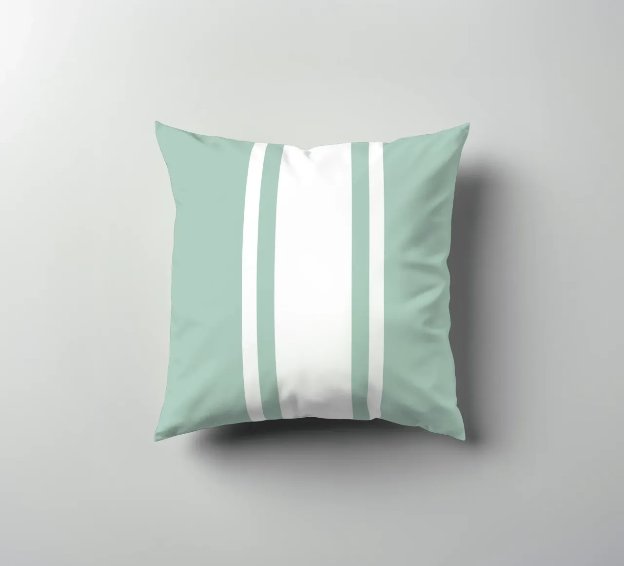 Strisce centrate Basic Scandi 1 | Bianco su blu morbido verde cuscino da Beauty in Simplicity