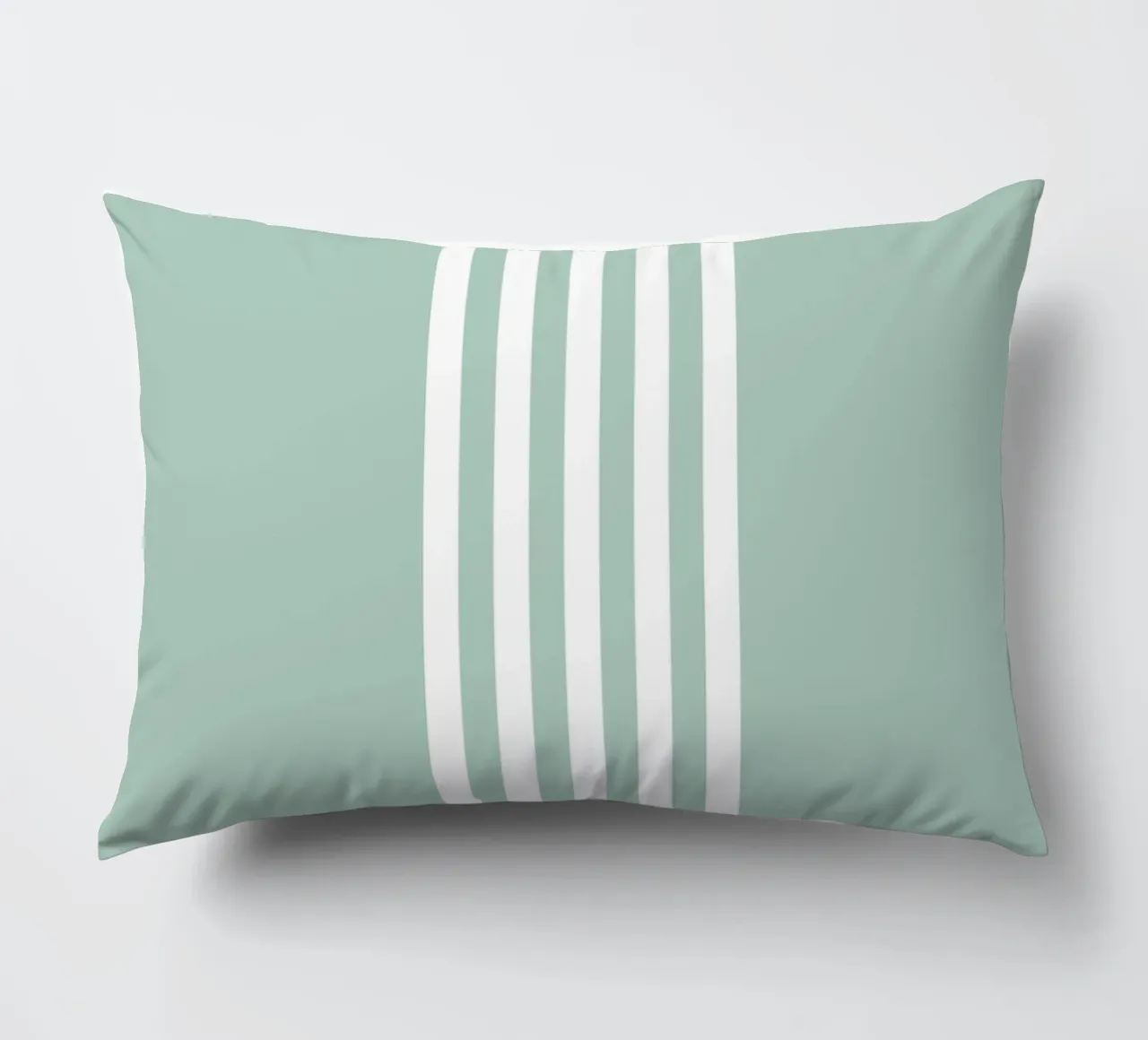 Strisce centrate Basic Scandi 2 | Bianco su blu morbido verde cuscino da Beauty in Simplicity