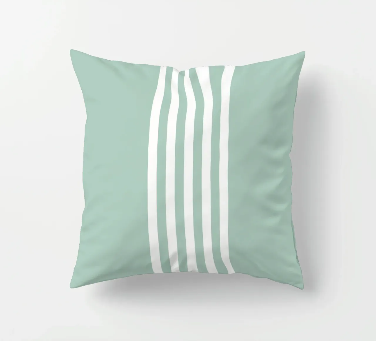 Strisce centrate Basic Scandi 2 | Bianco su blu morbido verde cuscino da Beauty in Simplicity