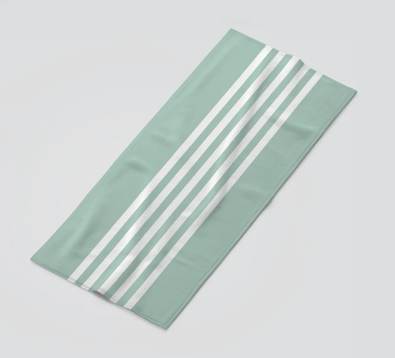Strisce centrate Basic Scandi 2 | Bianco su blu morbido verde telo mare da Beauty in Simplicity