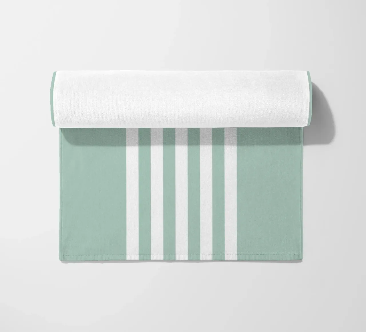 Strisce centrate Basic Scandi 2 | Bianco su blu morbido verde telo mare da Beauty in Simplicity