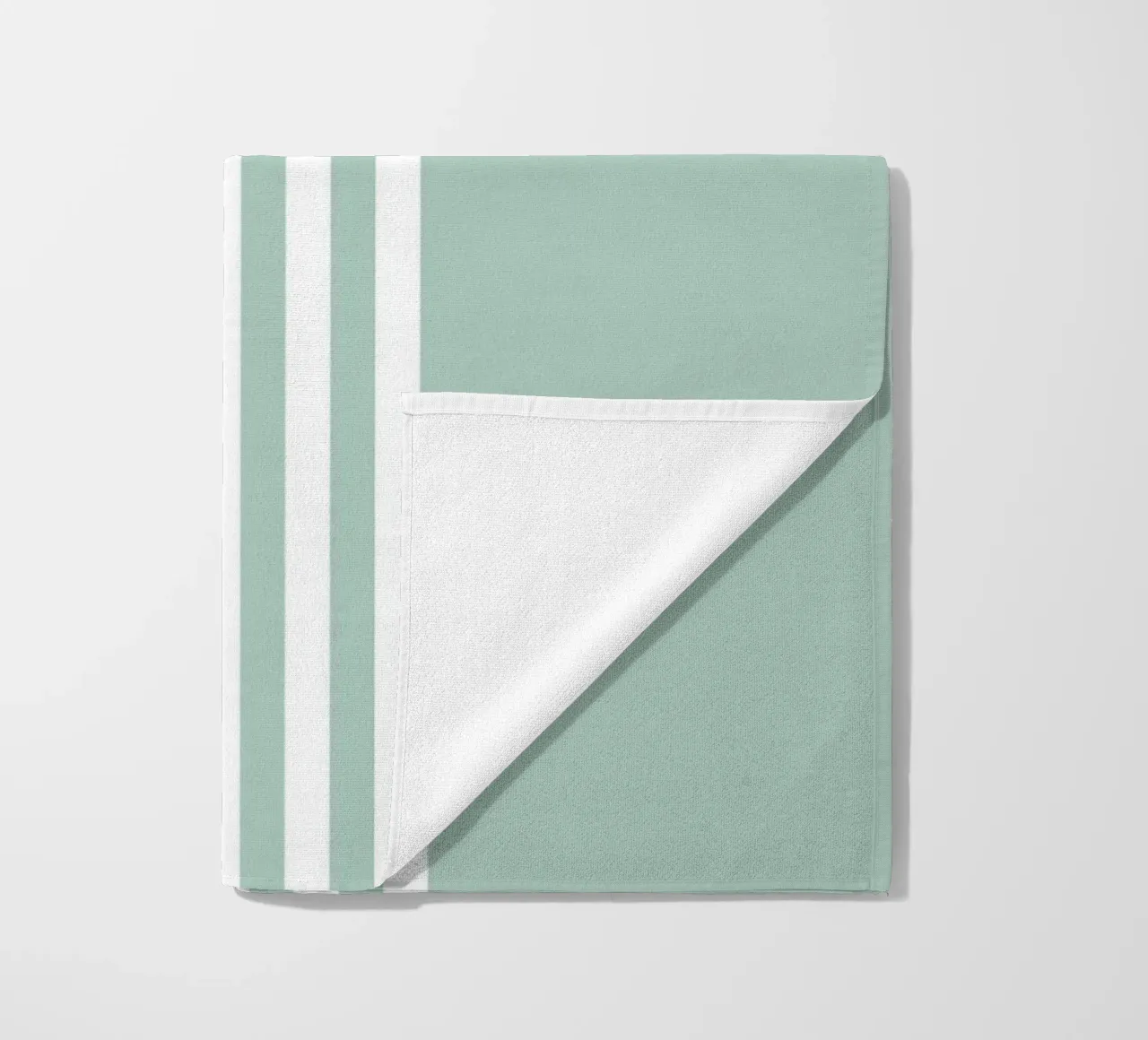 Strisce centrate Basic Scandi 2 | Bianco su blu morbido verde telo mare da Beauty in Simplicity