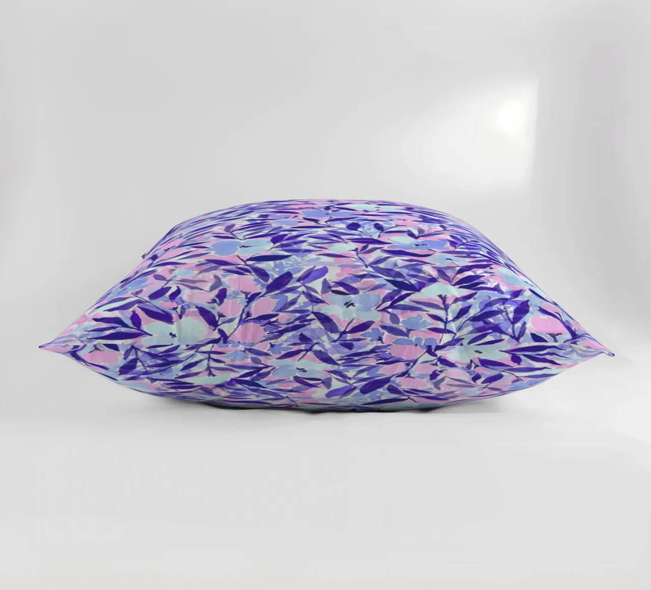 Nonchalant Pink cuscino da Jacqueline Maldonado