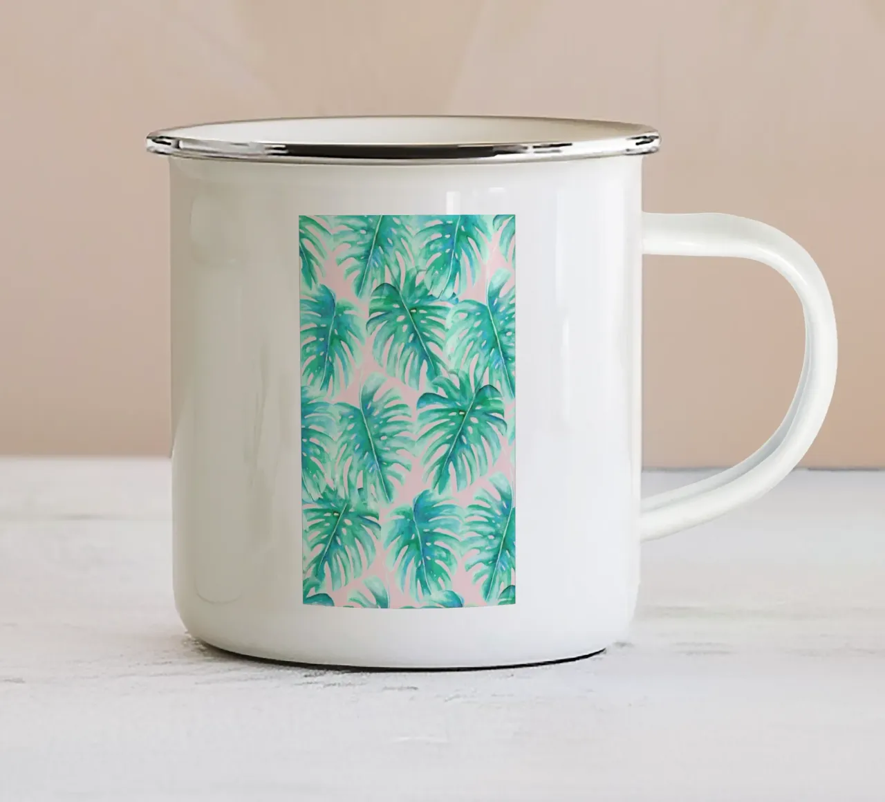Paradise Palm Blush tazza in smalto da Jacqueline Maldonado