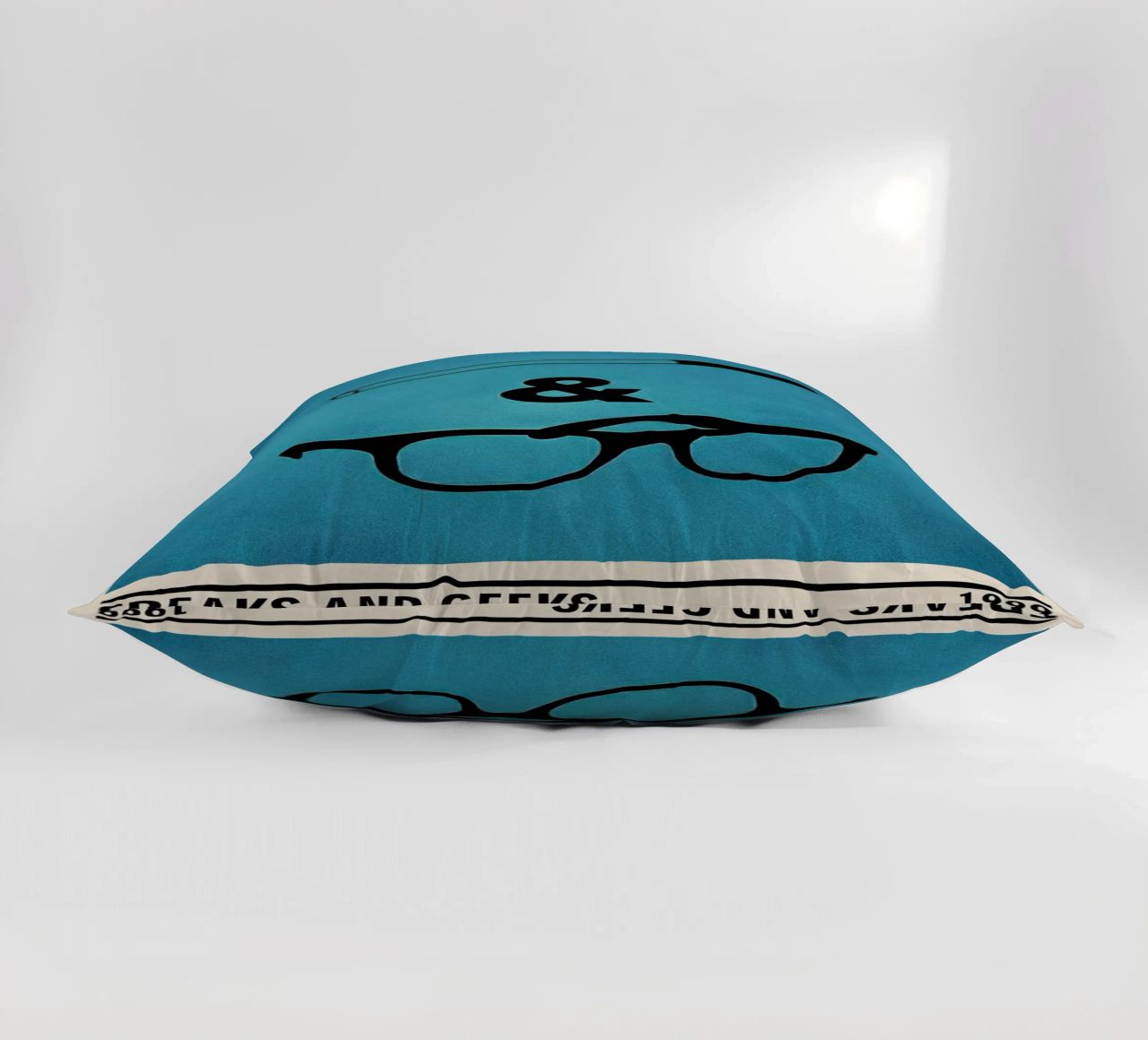 Freaks and Geeks cuscino da TheArtstudio