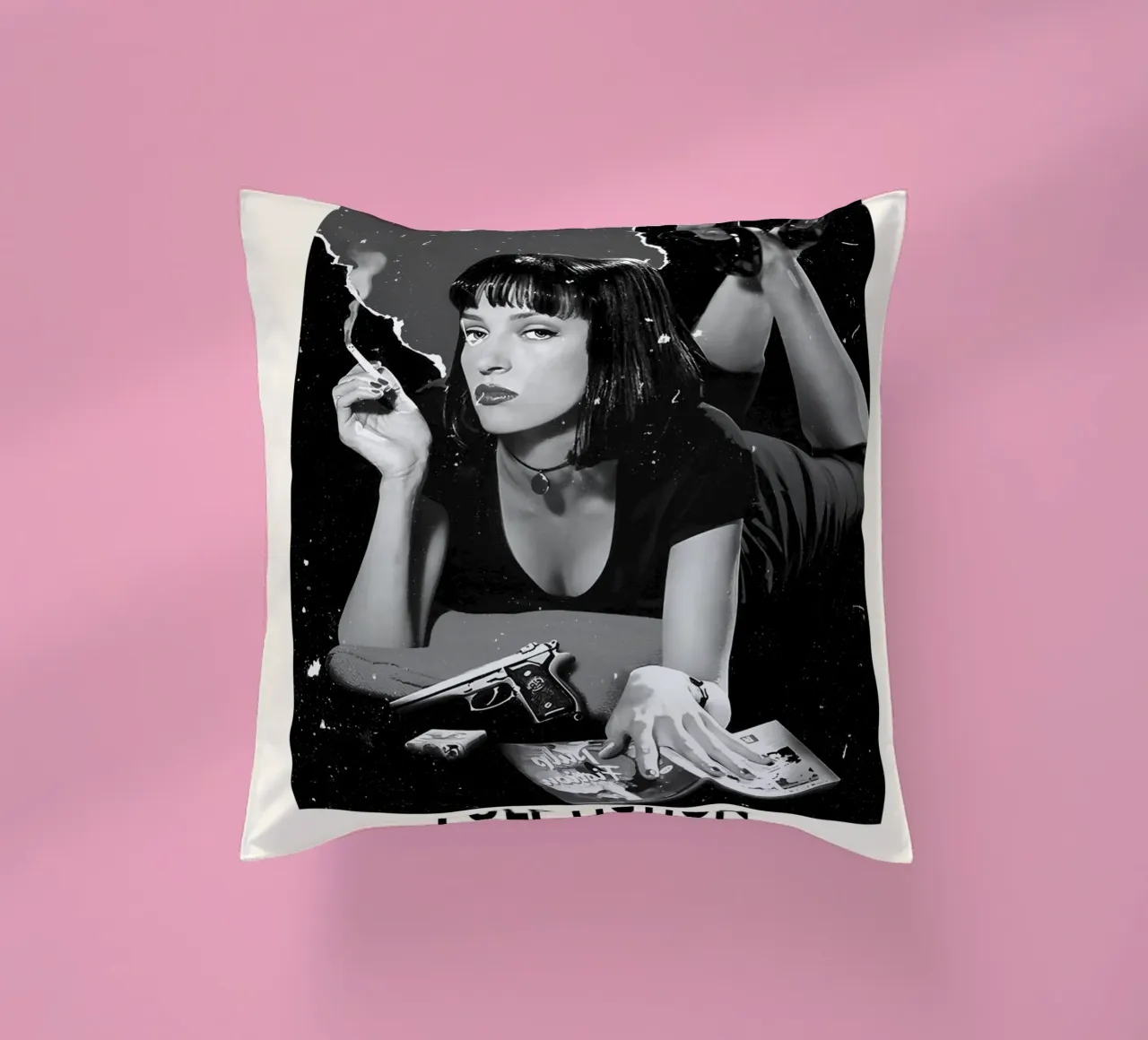 Pulp Fiction cuscino da FreeArtStudio