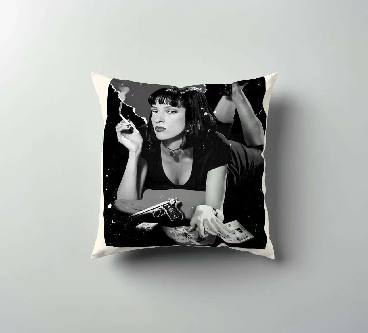 Pulp Fiction cuscino da FreeArtStudio