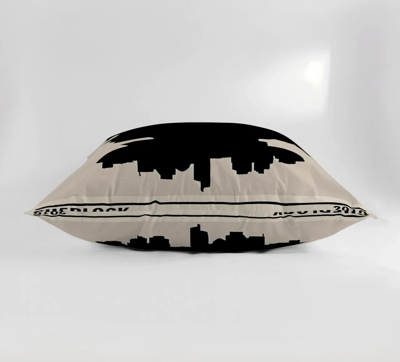 Sherlock cuscino da TheArtstudio