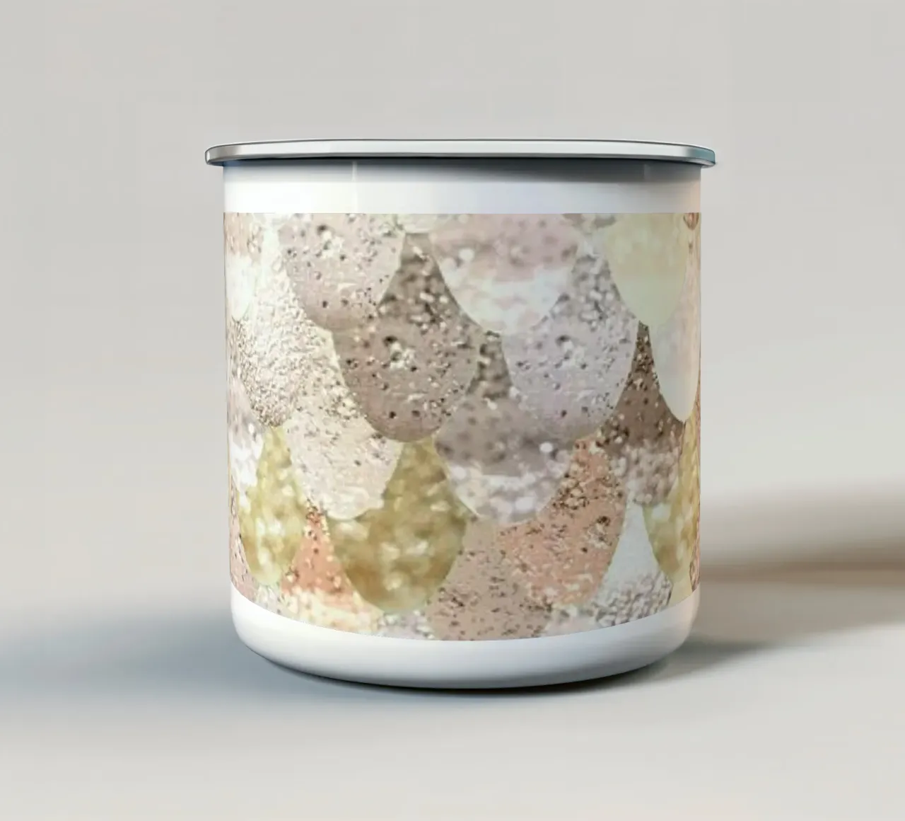 Mermaid Gold tazza in smalto da Monika Strigel