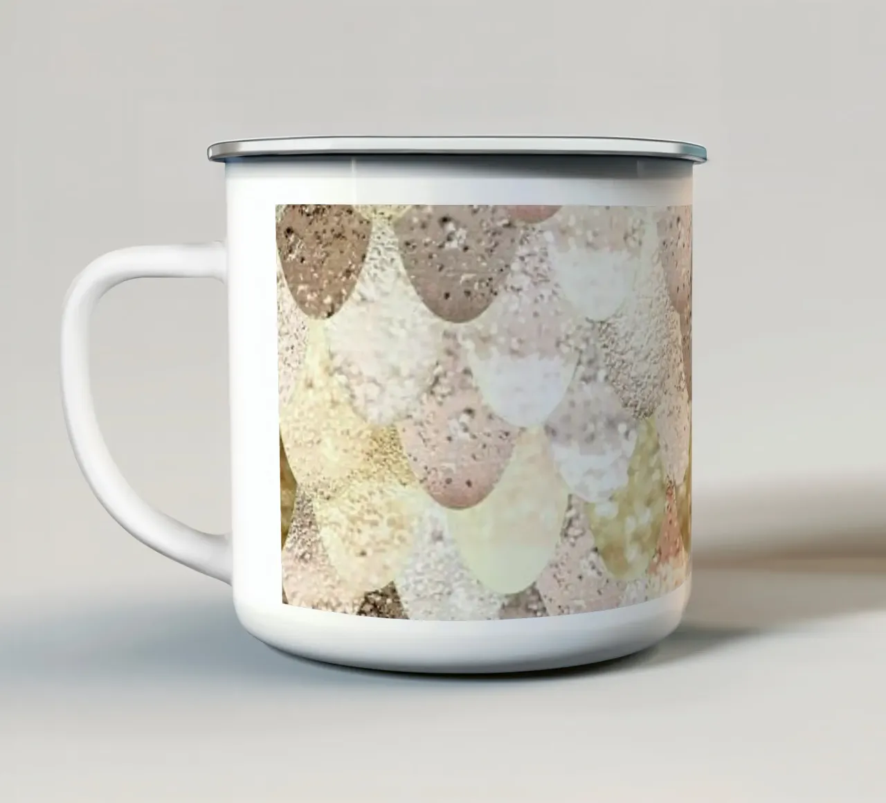 Mermaid Gold tazza in smalto da Monika Strigel