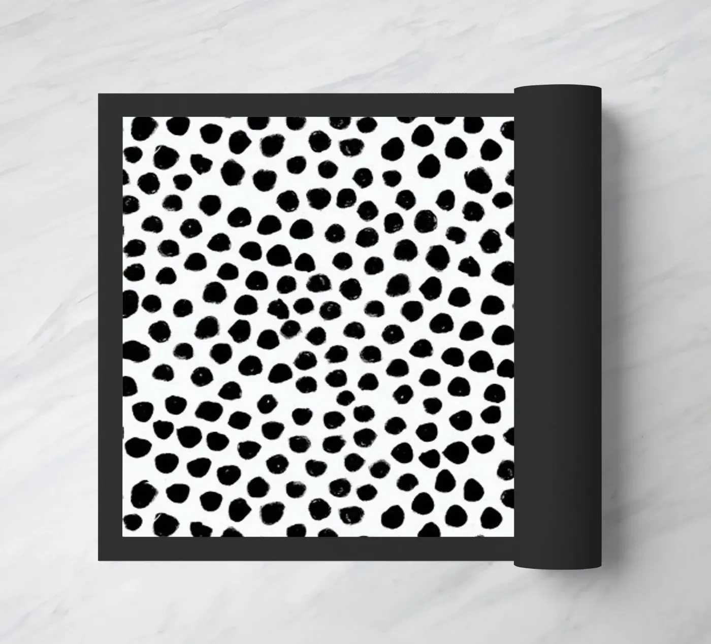 Small Dots Fußmatte von Niina Pechkovskaya