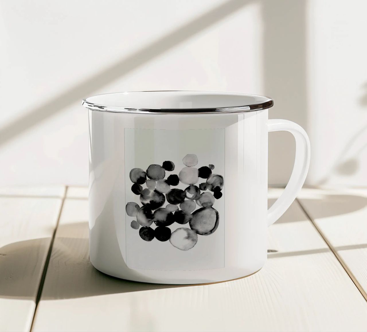 Stains tazza in smalto da Niina Pechkovskaya