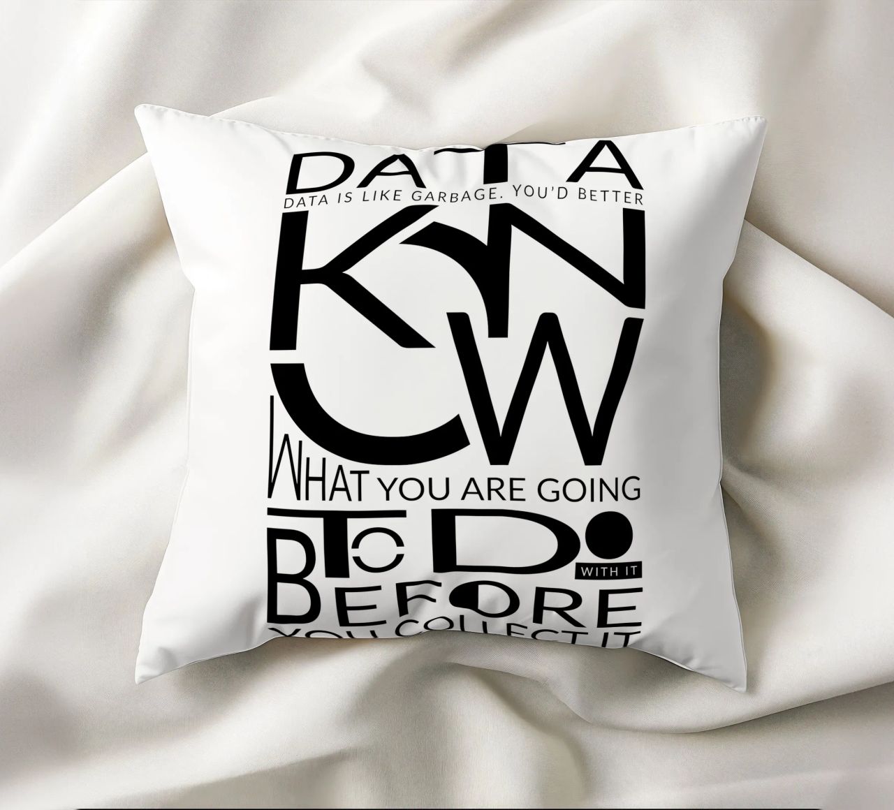 Data is like... cuscino da LIMITED EDITION LETTERS