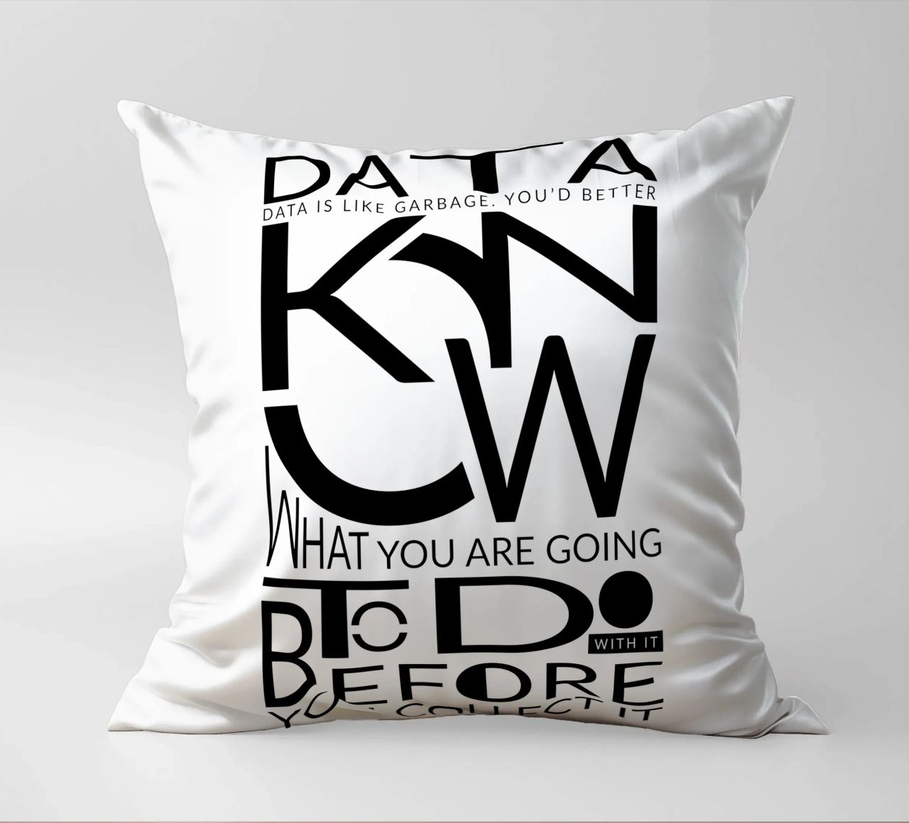 Data is like... cuscino da LIMITED EDITION LETTERS